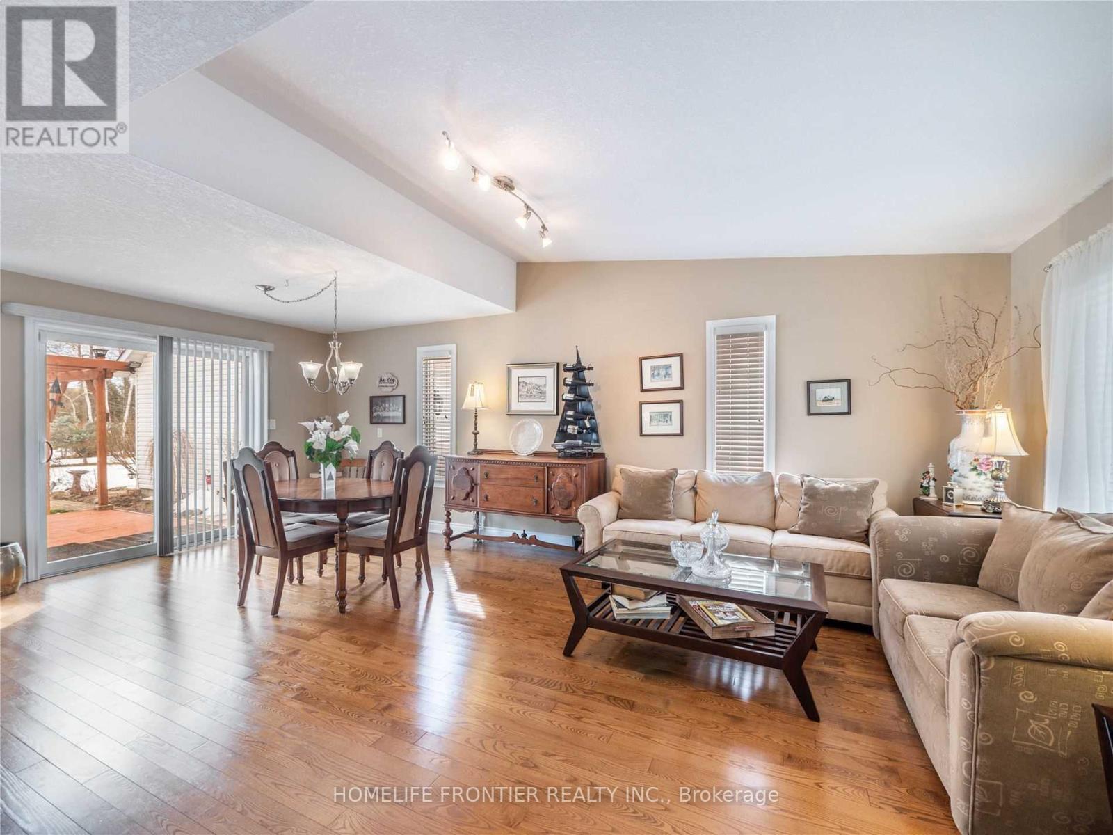 1049 7th Line S, Innisfil, Ontario  M5M 2H1 - Photo 5 - N13072490