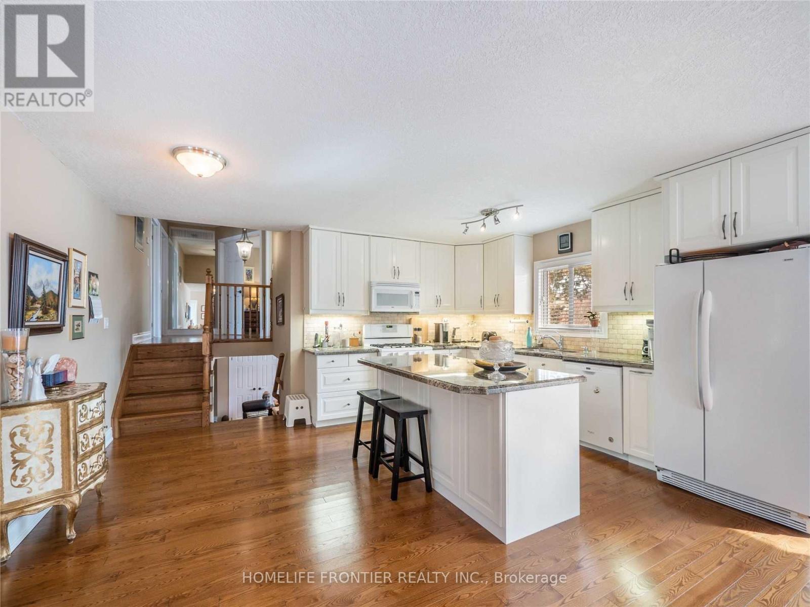 1049 7th Line S, Innisfil, Ontario  M5M 2H1 - Photo 8 - N13072490