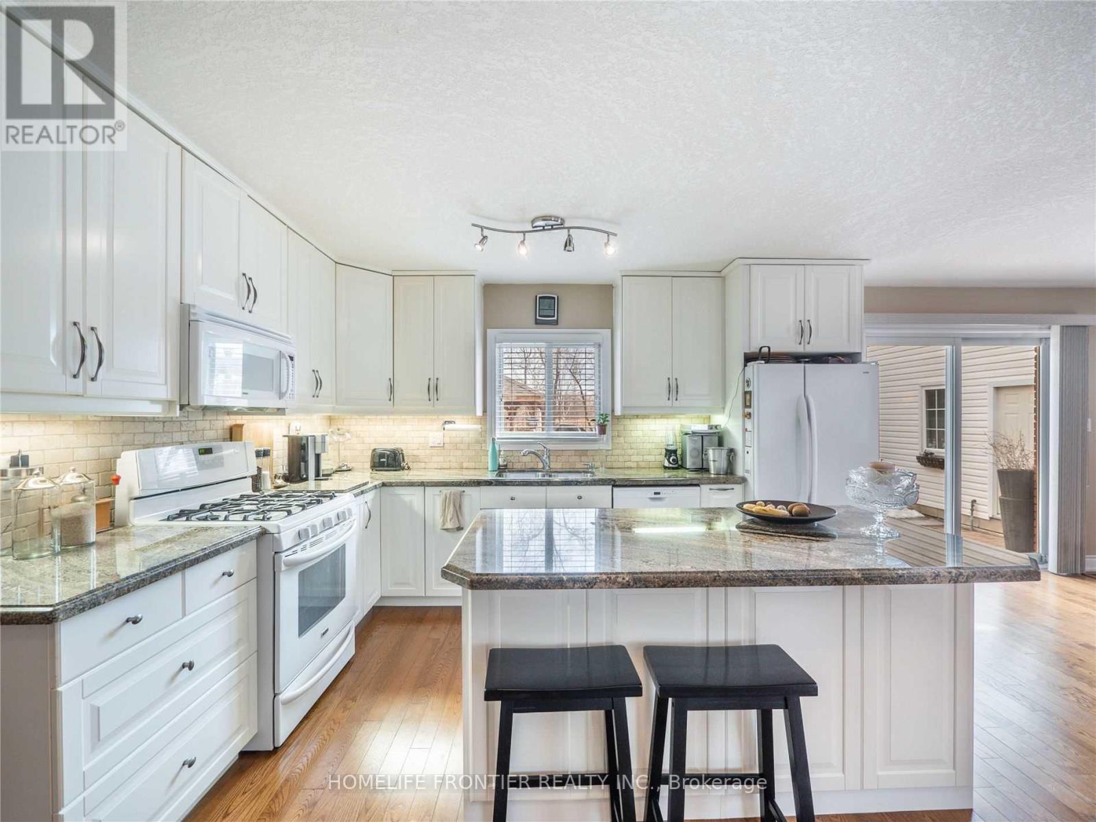 1049 7th Line S, Innisfil, Ontario  M5M 2H1 - Photo 9 - N13072490