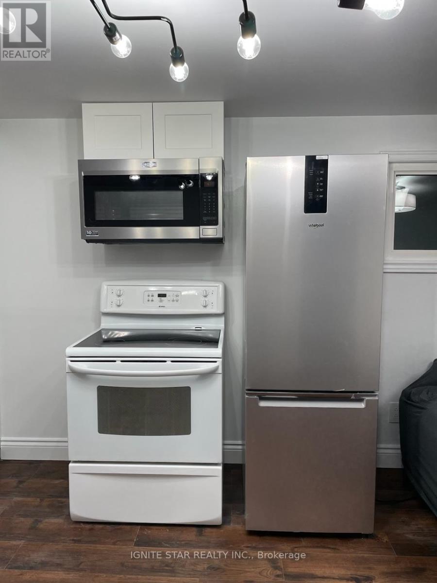 Lower Level - 323 Montego Road, Mississauga, Ontario  L5B 1C6 - Photo 6 - W13072462