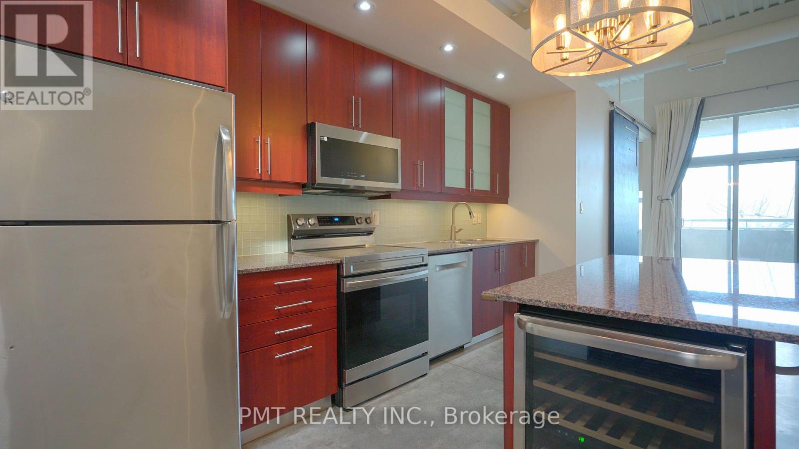 302 - 550 Hopewell Avenue, Toronto, Ontario  M6E 2S6 - Photo 6 - W13072508