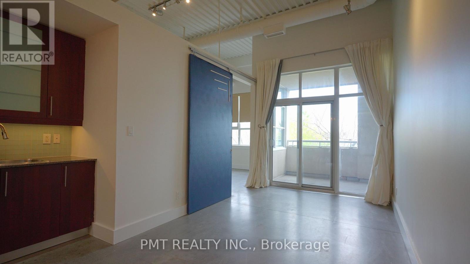 302 - 550 Hopewell Avenue, Toronto, Ontario  M6E 2S6 - Photo 8 - W13072508