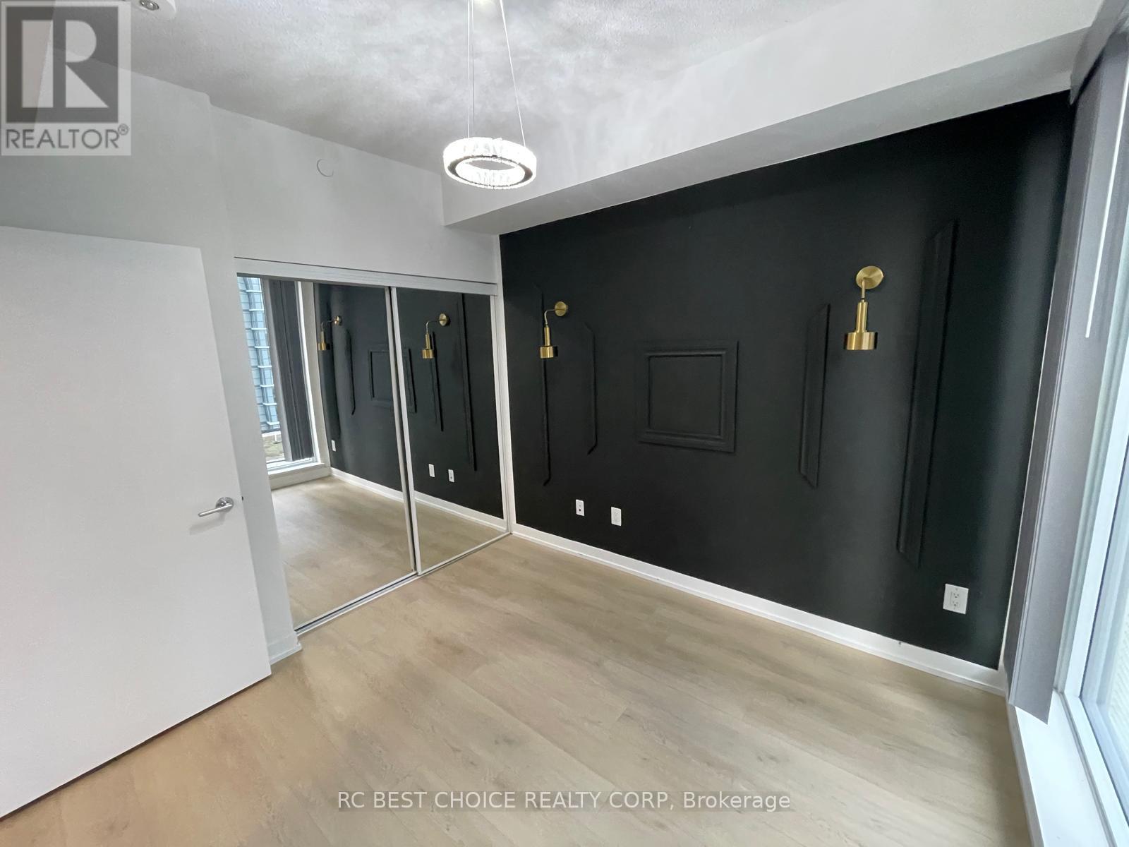 1302 - 4065 Confederation Parkway, Mississauga, Ontario  L5B 0L4 - Photo 8 - W13072516