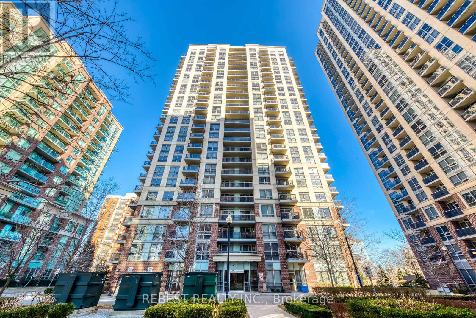 1602 - 5 MICHAEL POWER PLACE, Toronto, Ontario