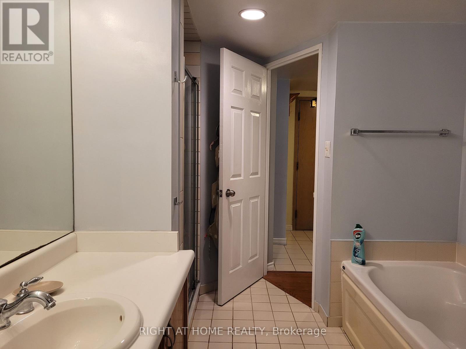 332 - 22 Southport Street, Toronto, Ontario  M6S 4Y9 - Photo 11 - W13072576