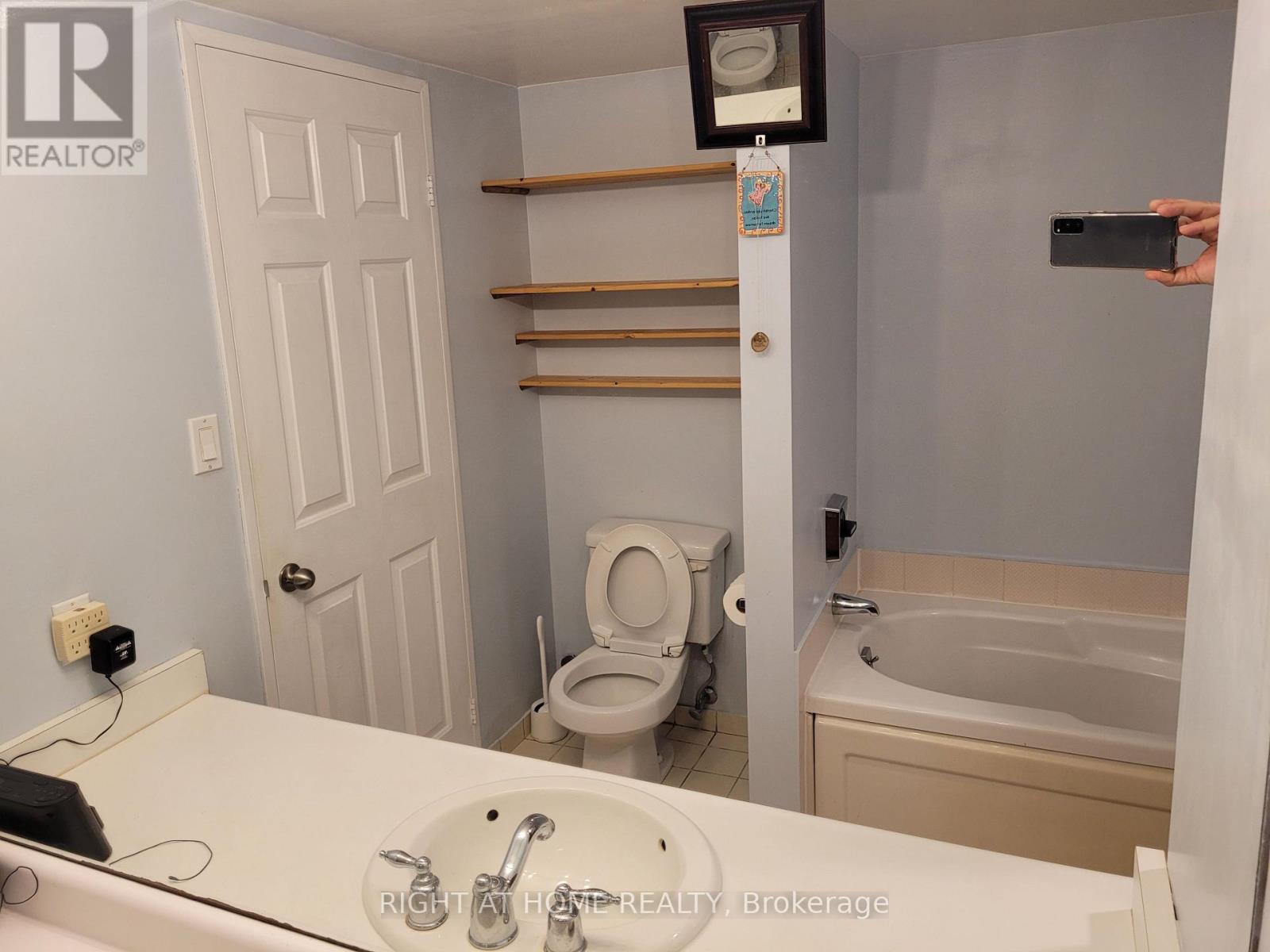 332 - 22 Southport Street, Toronto, Ontario  M6S 4Y9 - Photo 12 - W13072576