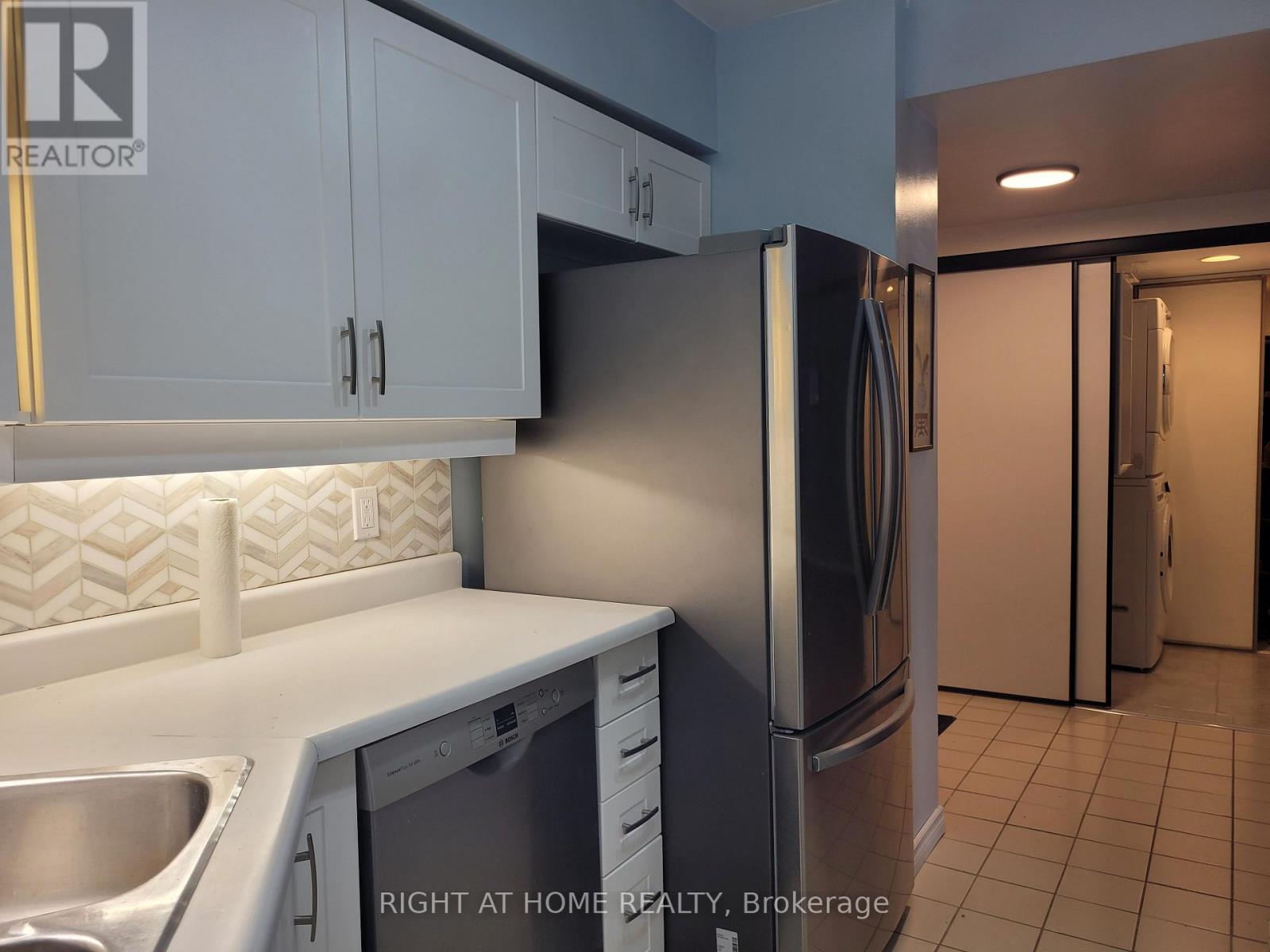 332 - 22 Southport Street, Toronto, Ontario  M6S 4Y9 - Photo 5 - W13072576