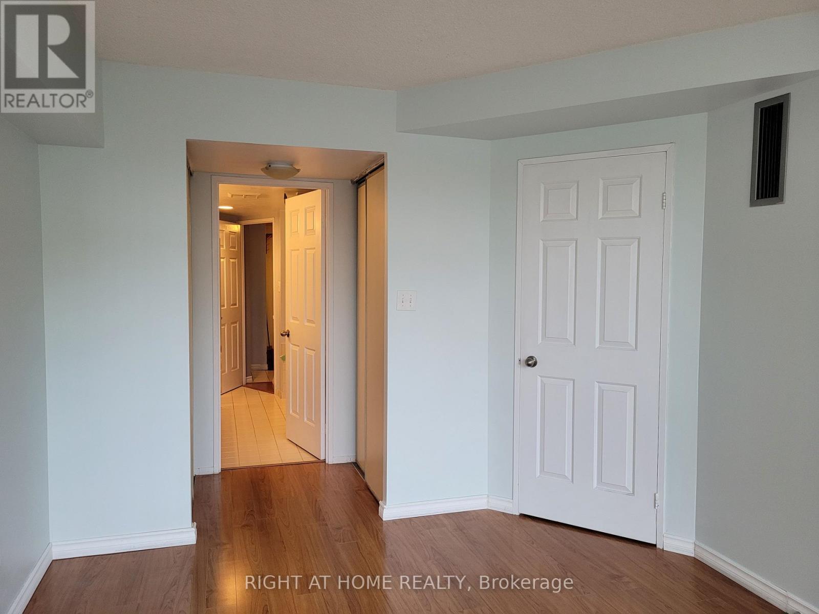 332 - 22 Southport Street, Toronto, Ontario  M6S 4Y9 - Photo 8 - W13072576