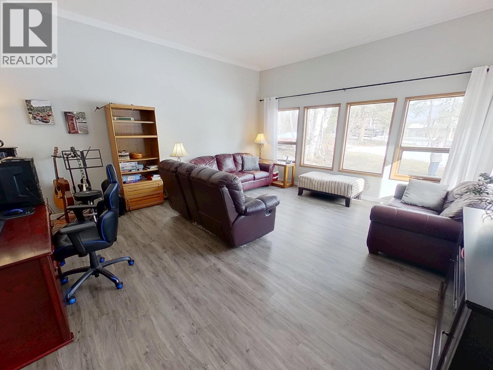3192 Spruce Ridge Road, Quesnel, British Columbia  V2J 4R4 - Photo 6 - R3087141
