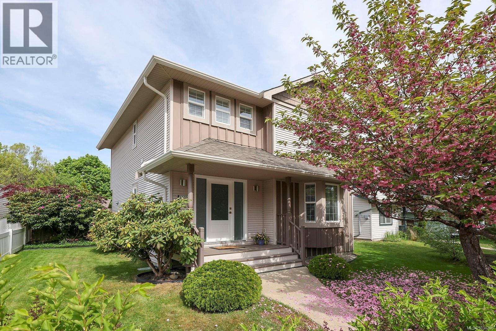 1272 Noel Ave, Comox, British Columbia