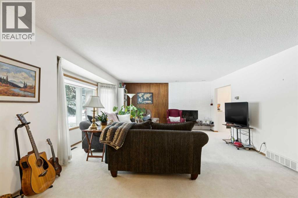 7312 Kananaskis Drive Sw, Calgary, Alberta  T2V 2N2 - Photo 6 - A2293281
