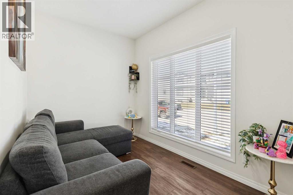 651 Savanna Landing Ne, Calgary, Alberta  T3J 2E4 - Photo 5 - A2306069