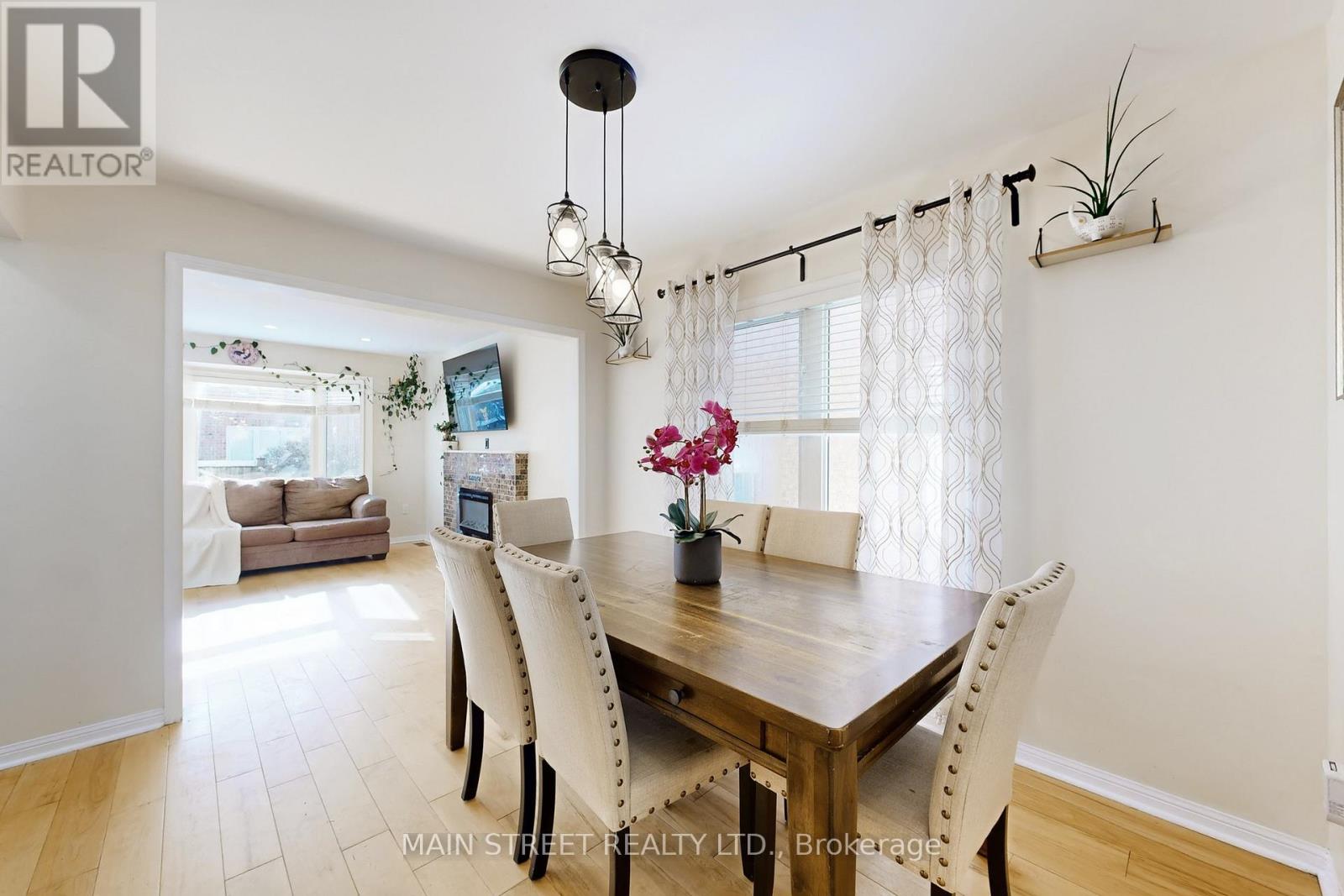 20 Dougherty Crescent, Whitchurch-Stouffville, Ontario  L4A 0A6 - Photo 8 - N13067062