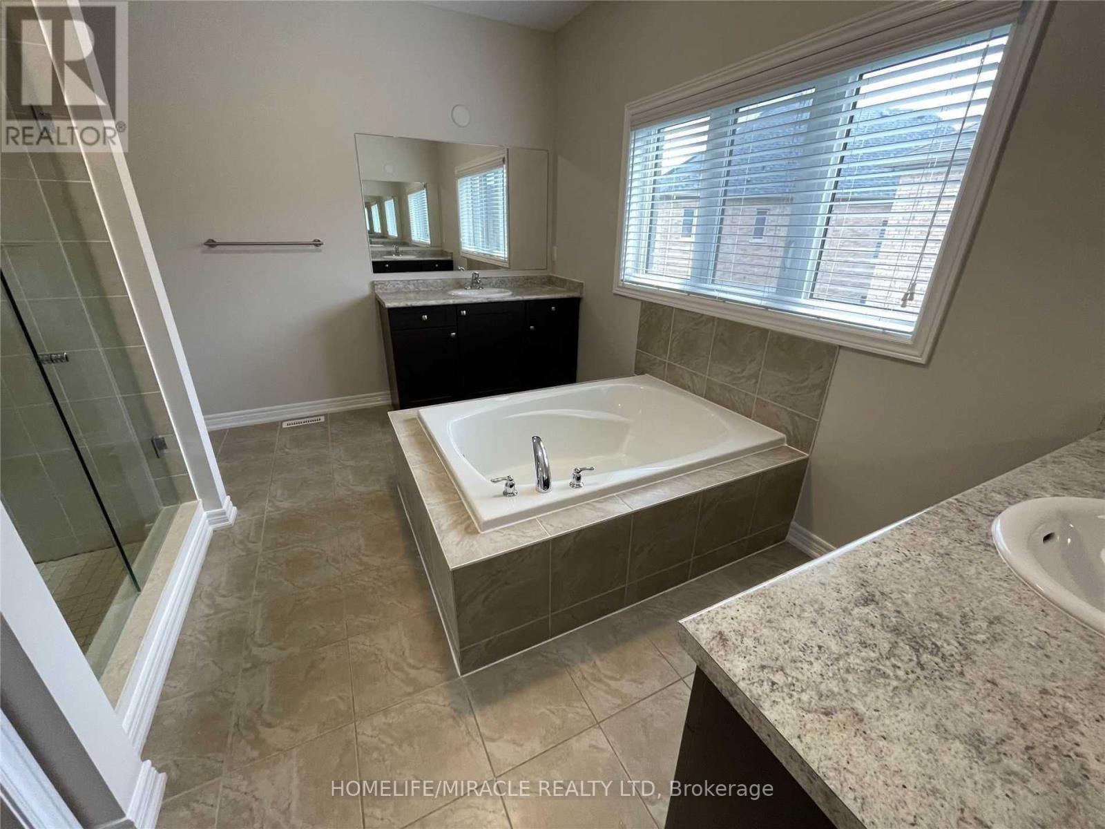 50 O'conner (Upper) Crescent, Brampton, Ontario  L7A 5A6 - Photo 19 - W13068104