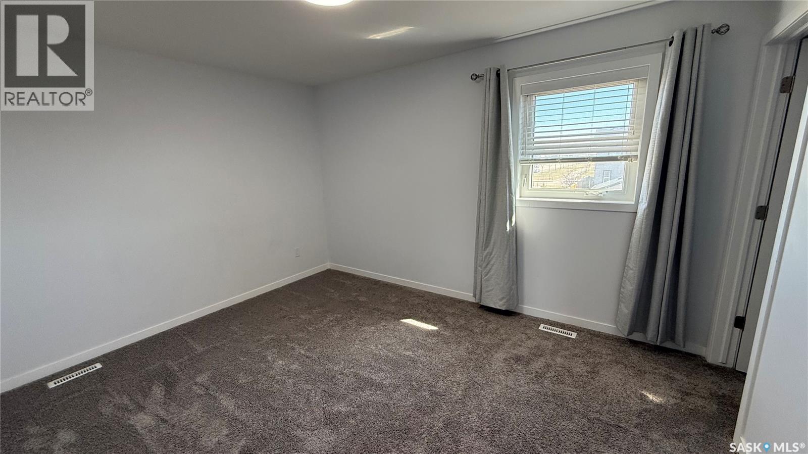 8005 Flax Avenue, Regina, Saskatchewan  S4Y 0E7 - Photo 14 - SK034626