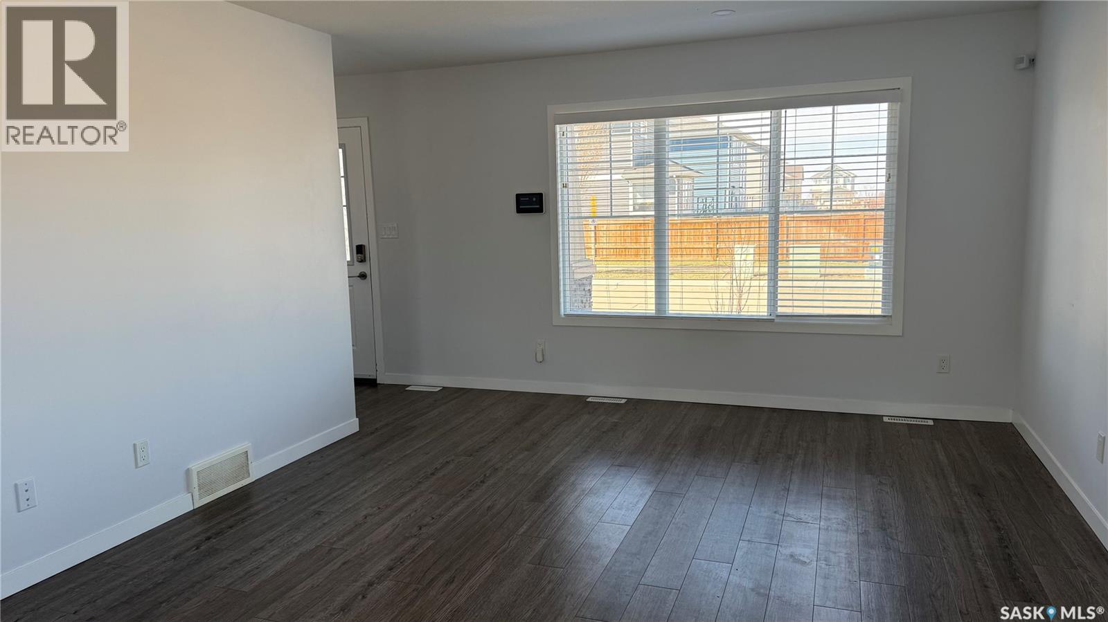 8005 Flax Avenue, Regina, Saskatchewan  S4Y 0E7 - Photo 7 - SK034626