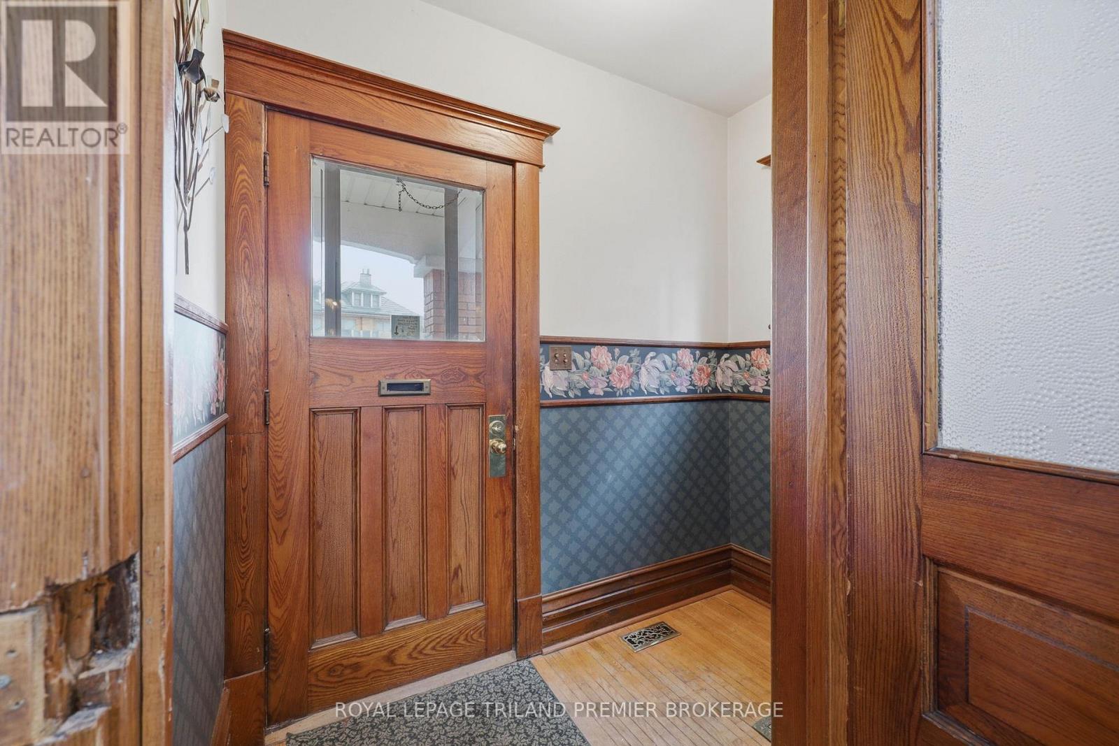238 Ridout Street S, London South, Ontario  N6C 3Y4 - Photo 3 - X13072652