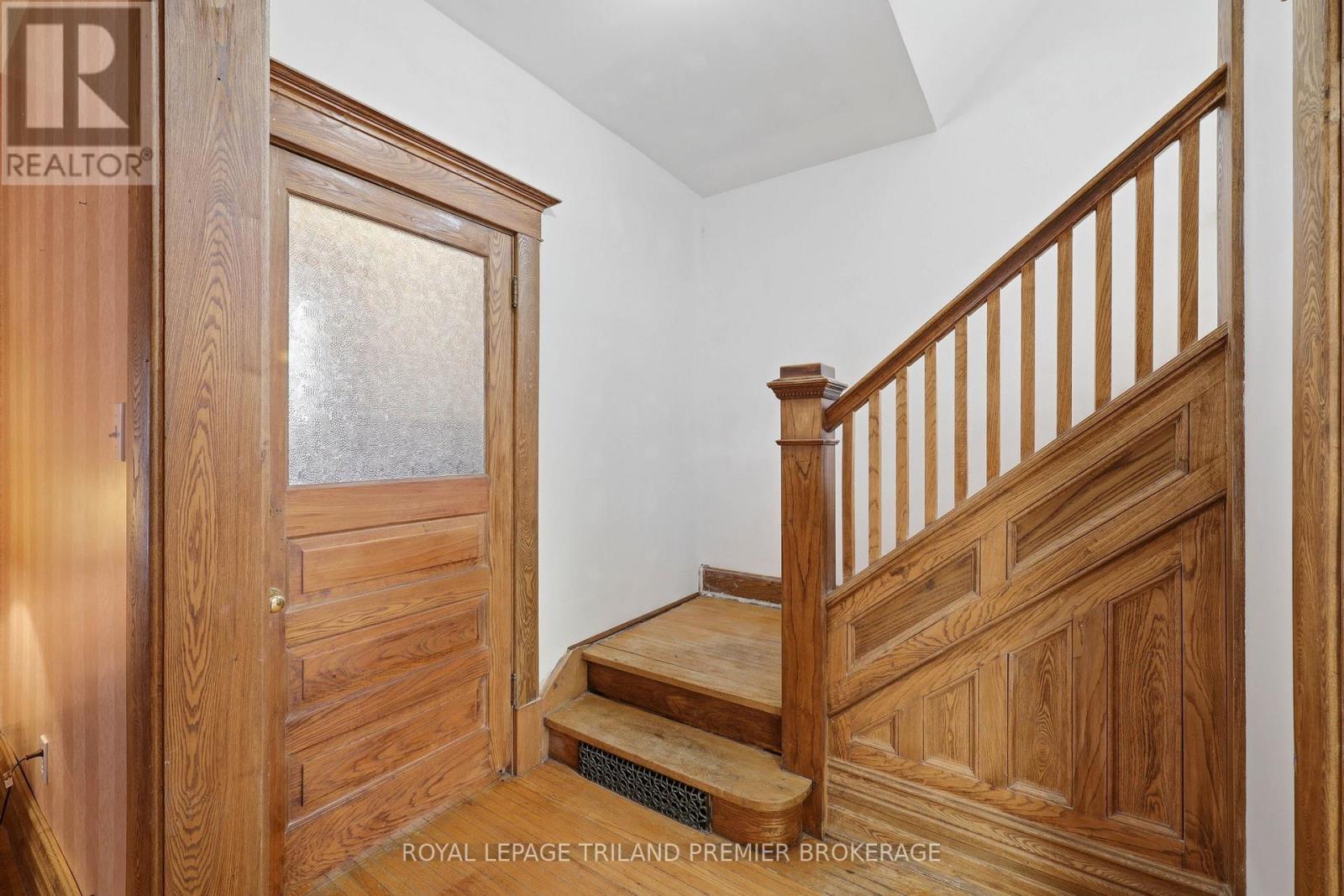 238 Ridout Street S, London South, Ontario  N6C 3Y4 - Photo 4 - X13072652