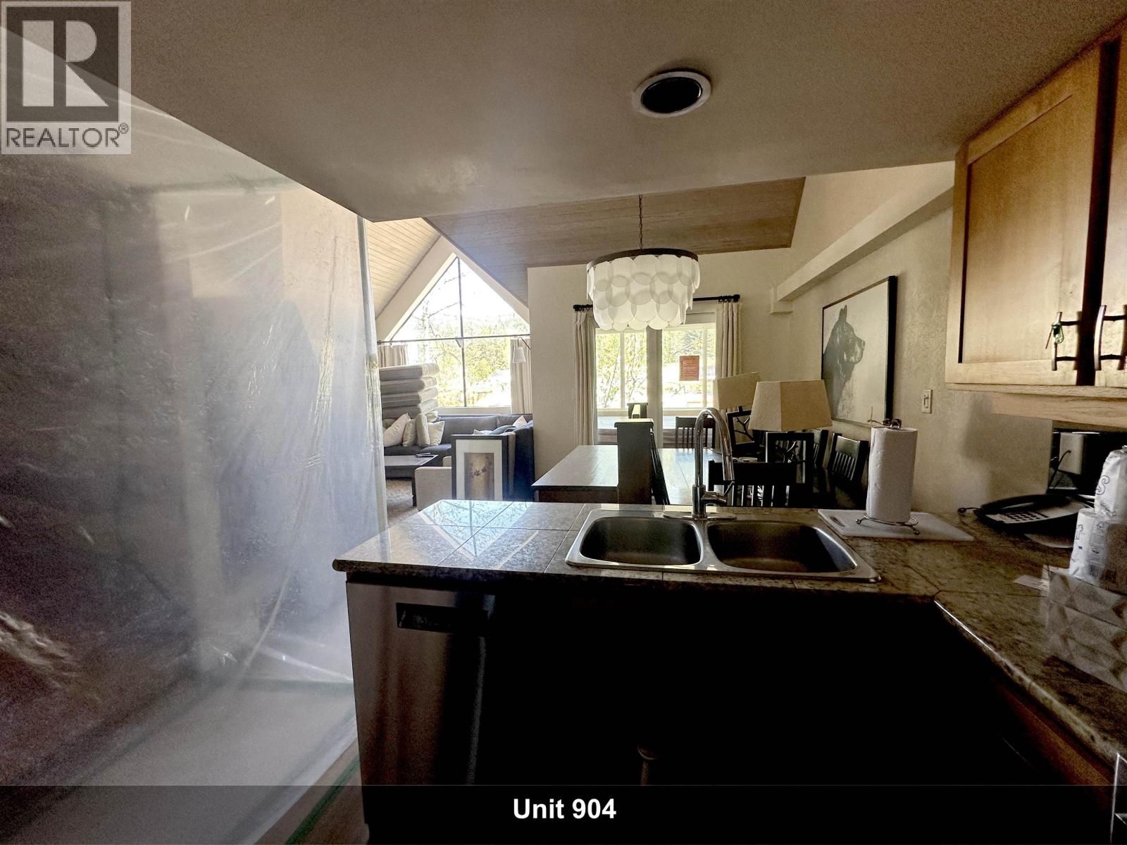 904wk15 4293 Mountain Square, Whistler, British Columbia  V8E 1B8 - Photo 24 - R3118495