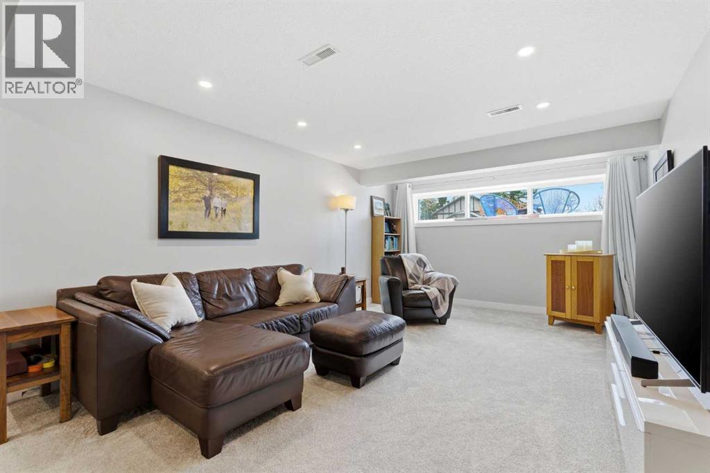 832 Edgemont Road NW, Calgary, Alberta  T3A 2J2 - Photo 38 - A2306509