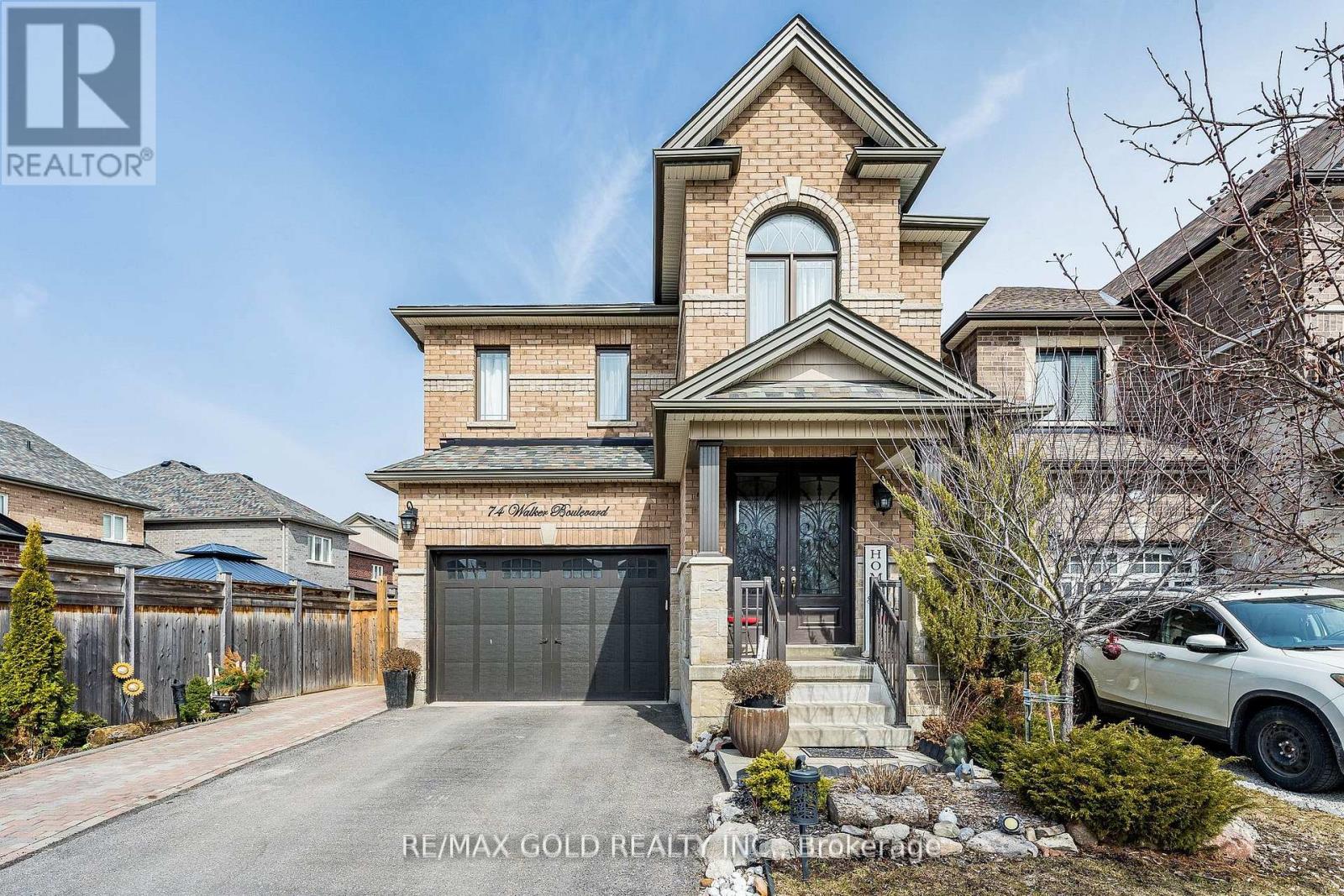 74 WALKER BOULEVARD, New Tecumseth, Ontario