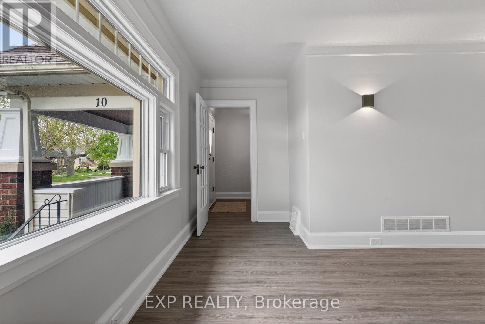 10 Junkin Street, St. Catharines, Ontario  L2R 1N3 - Photo 15 - X13059036