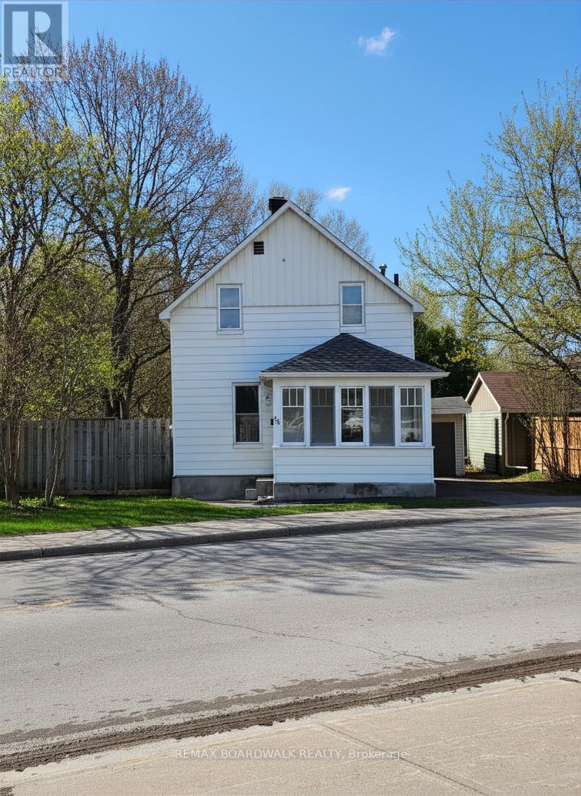 54 COLEMAN STREET, Carleton Place, Ontario