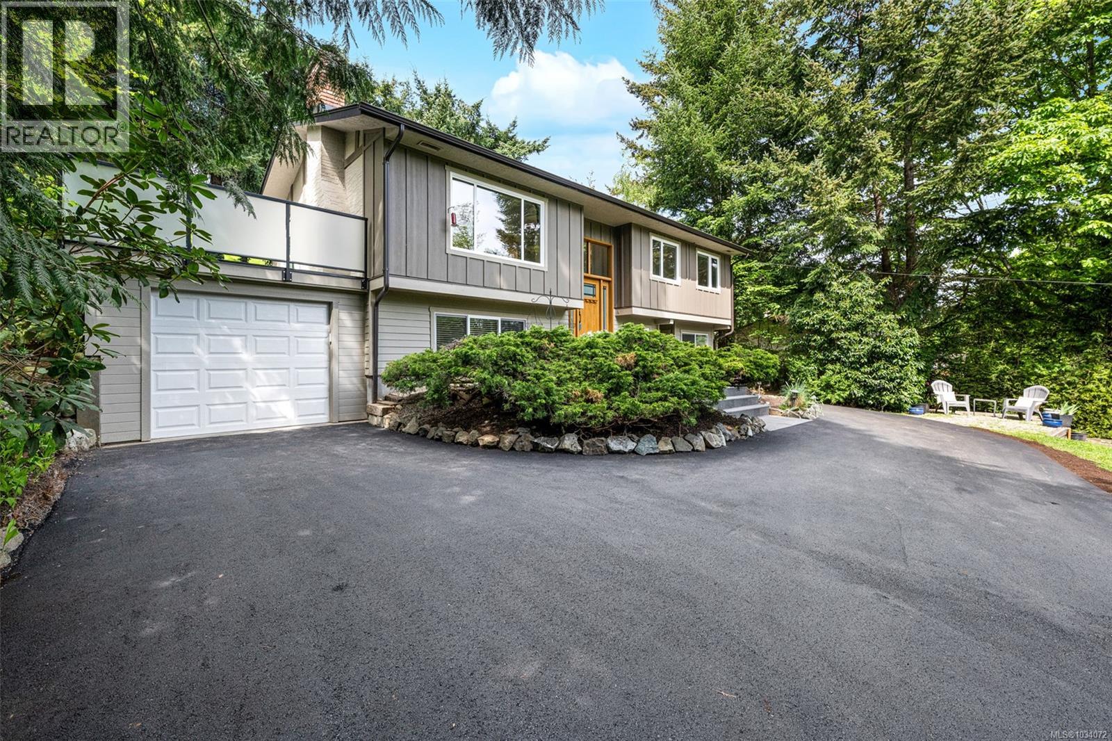 5222 Beckton Rd, Saanich, British Columbia