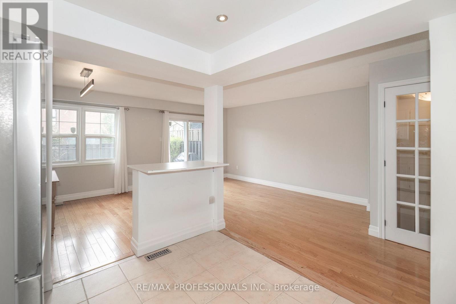 20 - 1951 Rathburn Road E, Mississauga, Ontario  L4W 2N9 - Photo 12 - W13067888