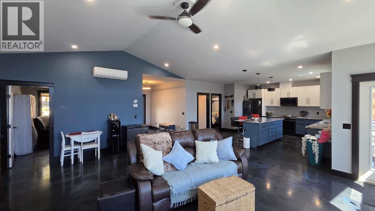10795 Westshore Road, Vernon, British Columbia  V1H 2C3 - Photo 7 - 10380470
