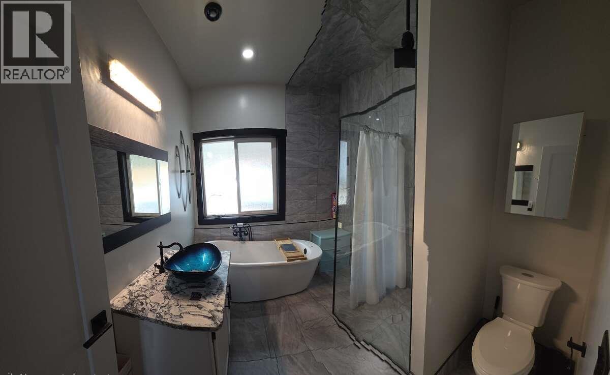 10795 Westshore Road, Vernon, British Columbia  V1H 2C3 - Photo 19 - 10380470