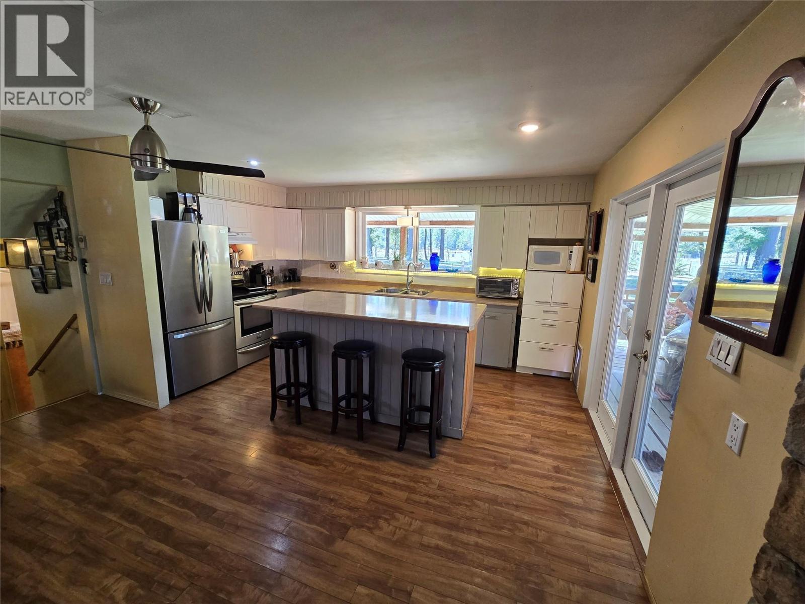 309 Old North Thompson Highway, Clearwater, British Columbia  V0E 1N2 - Photo 2 - 10385772