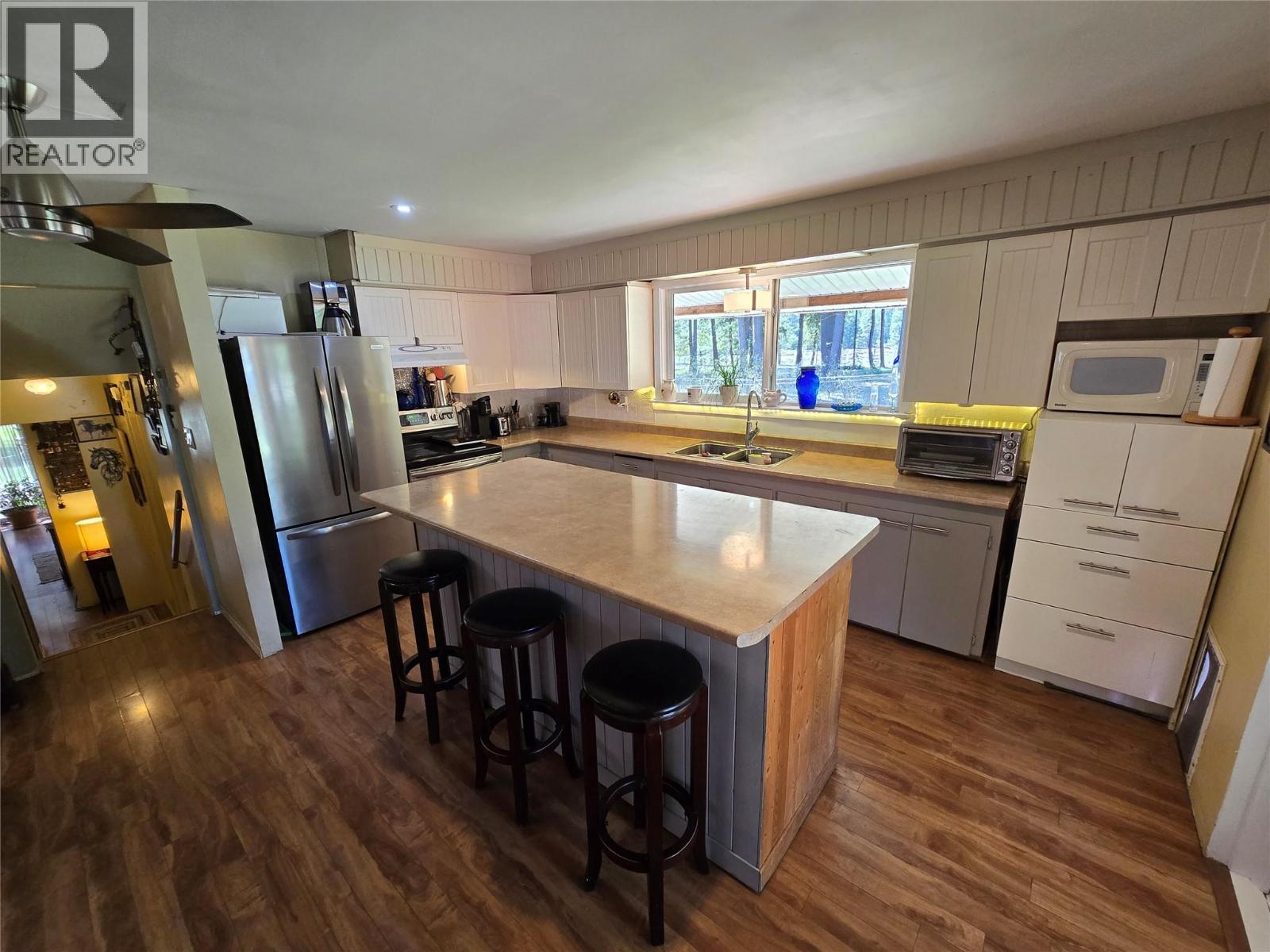 309 Old North Thompson Highway, Clearwater, British Columbia  V0E 1N2 - Photo 3 - 10385772