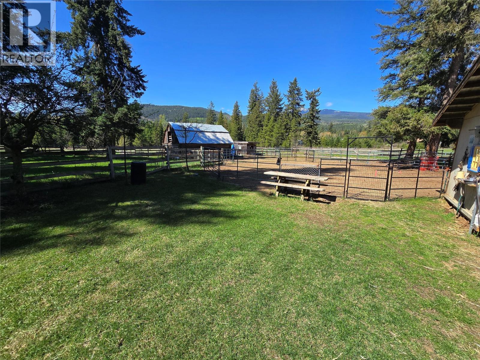309 Old North Thompson Highway, Clearwater, British Columbia  V0E 1N2 - Photo 33 - 10385772