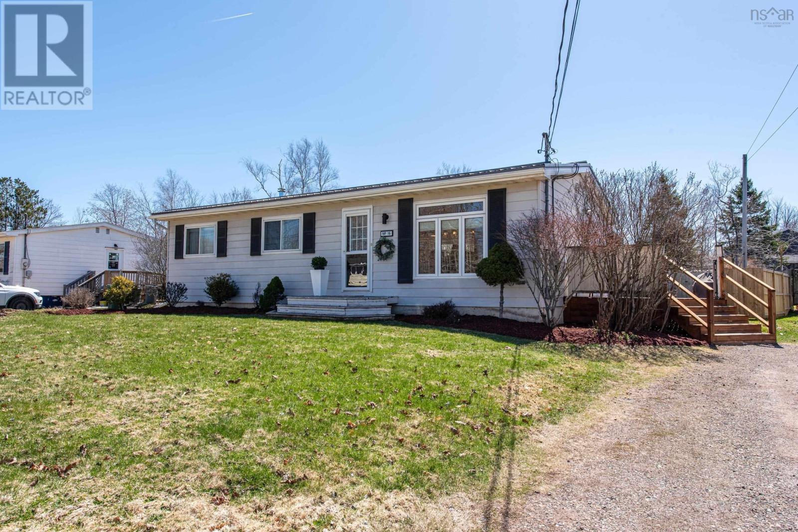 16 Robertson Crescent, Truro, Nova Scotia  B2N 5P6 - Photo 2 - 202609076
