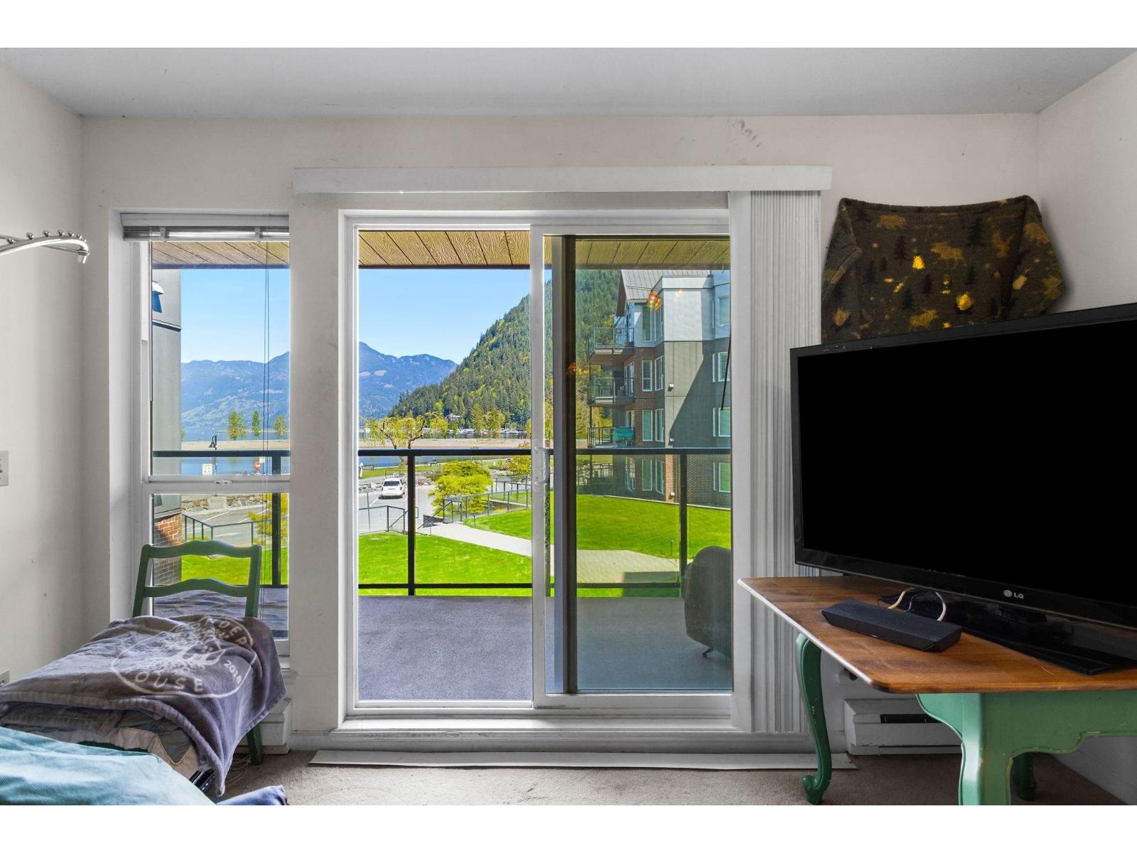 214 378 Esplanade Avenue, Harrison Hot Springs, Harrison Hot Springs, British Columbia  V0M 1A3 - Photo 9 - R3118510