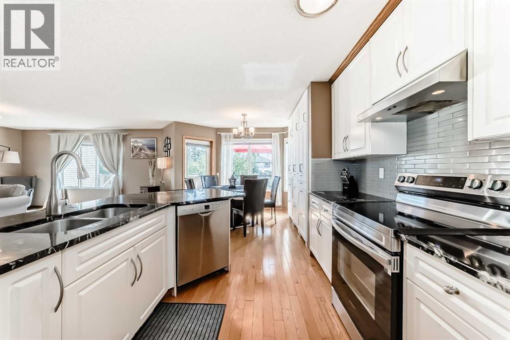 170 Shawbrooke Green Sw, Calgary, Alberta  T2Y 3C6 - Photo 4 - A2289378