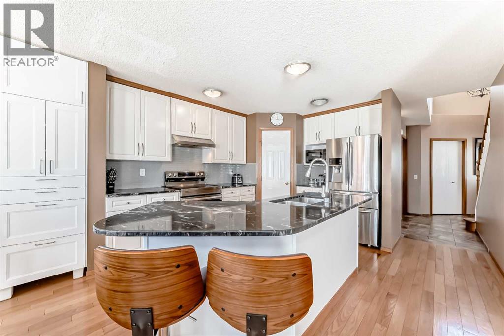 170 Shawbrooke Green Sw, Calgary, Alberta  T2Y 3C6 - Photo 6 - A2289378