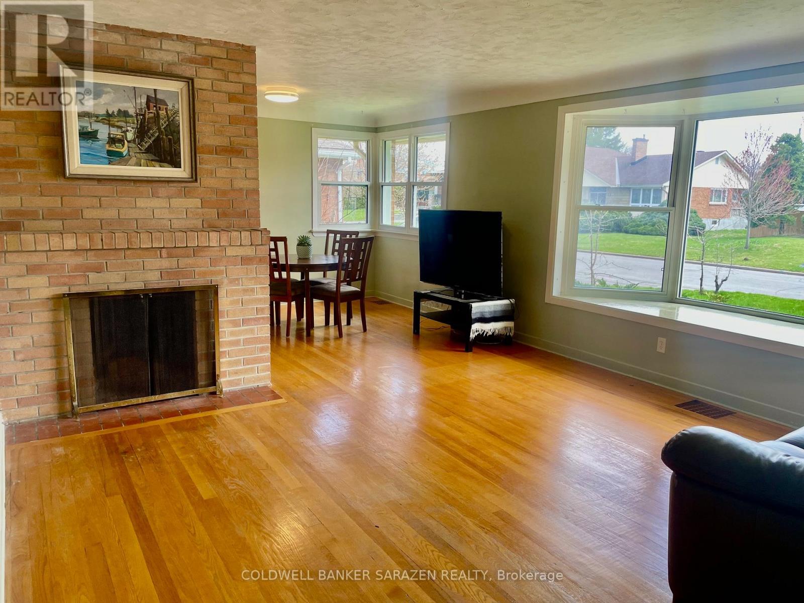 1421 Palen Avenue, Ottawa, Ontario  K1H 7E6 - Photo 2 - X13072776