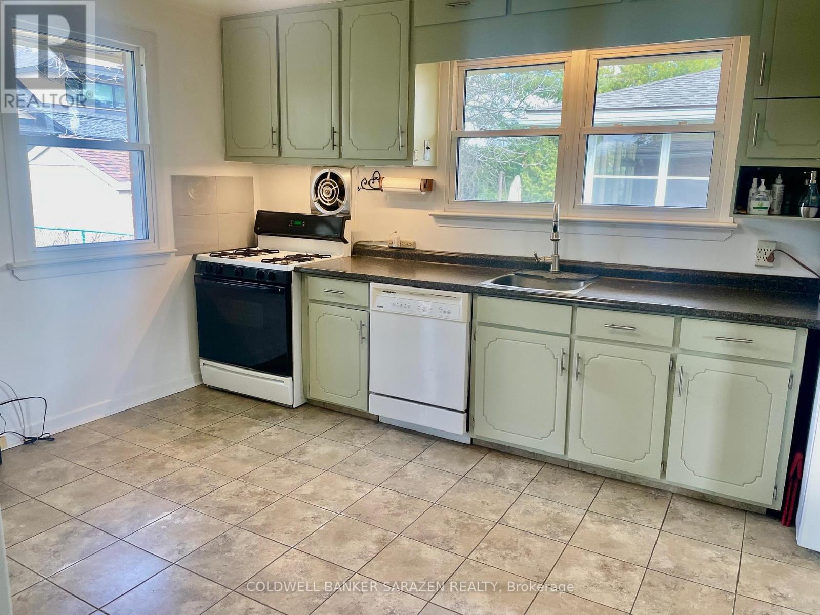1421 Palen Avenue, Ottawa, Ontario  K1H 7E6 - Photo 3 - X13072776