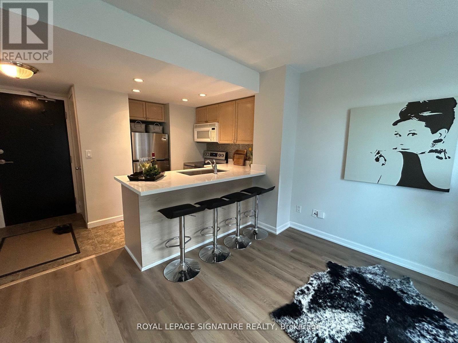 1502 - 8 Park Road, Toronto, Ontario  M4W 3S5 - Photo 2 - C13072714