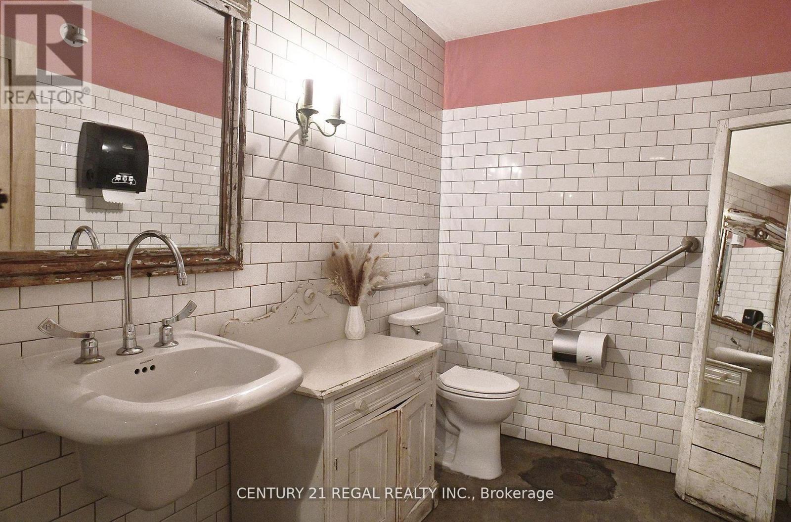 56 Temperance Street, Toronto, Ontario  M5H 3V5 - Photo 4 - C13072756