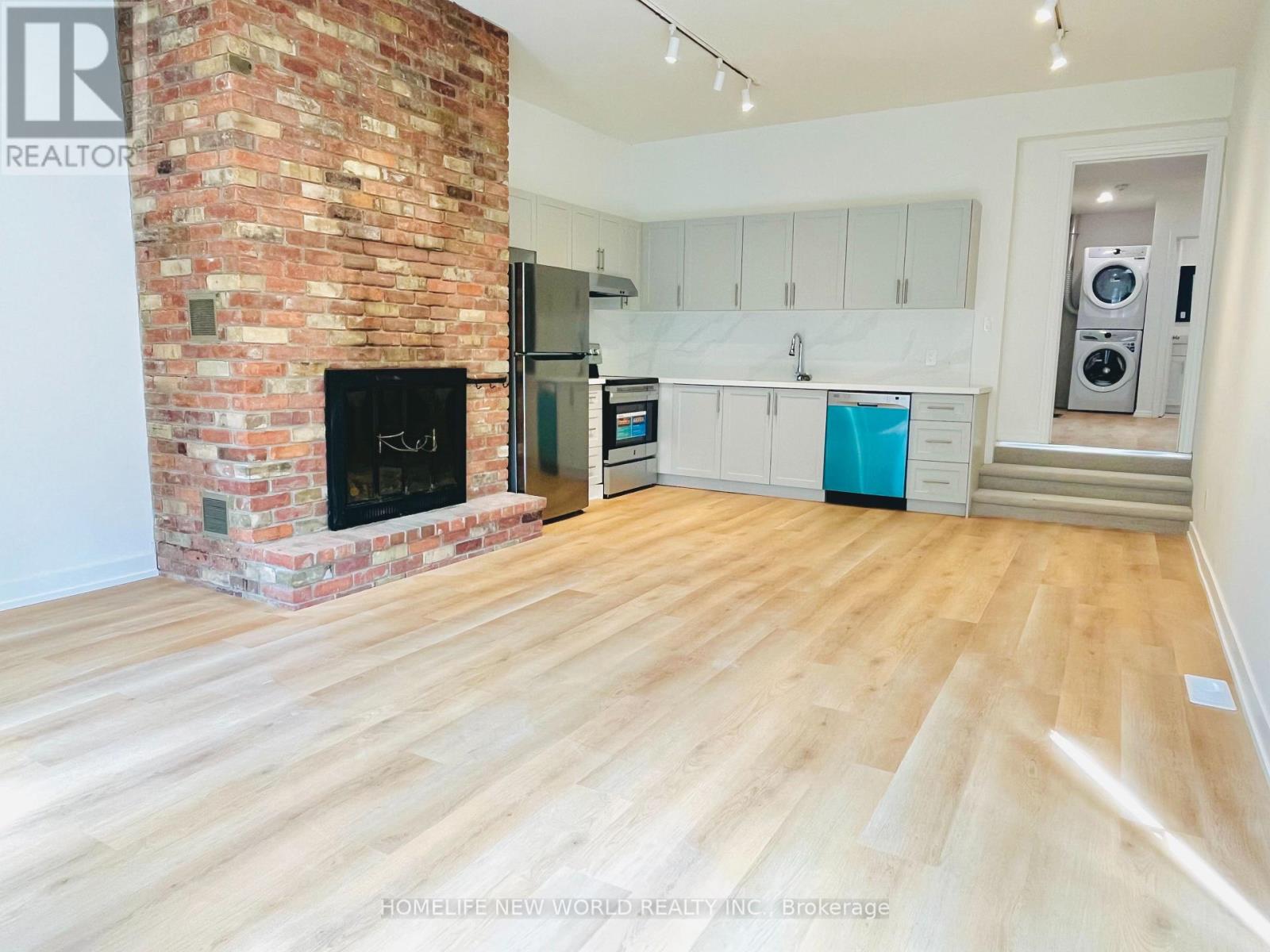Back - 215 Dunview Avenue, Toronto, Ontario  M2N 4H9 - Photo 7 - C13072828