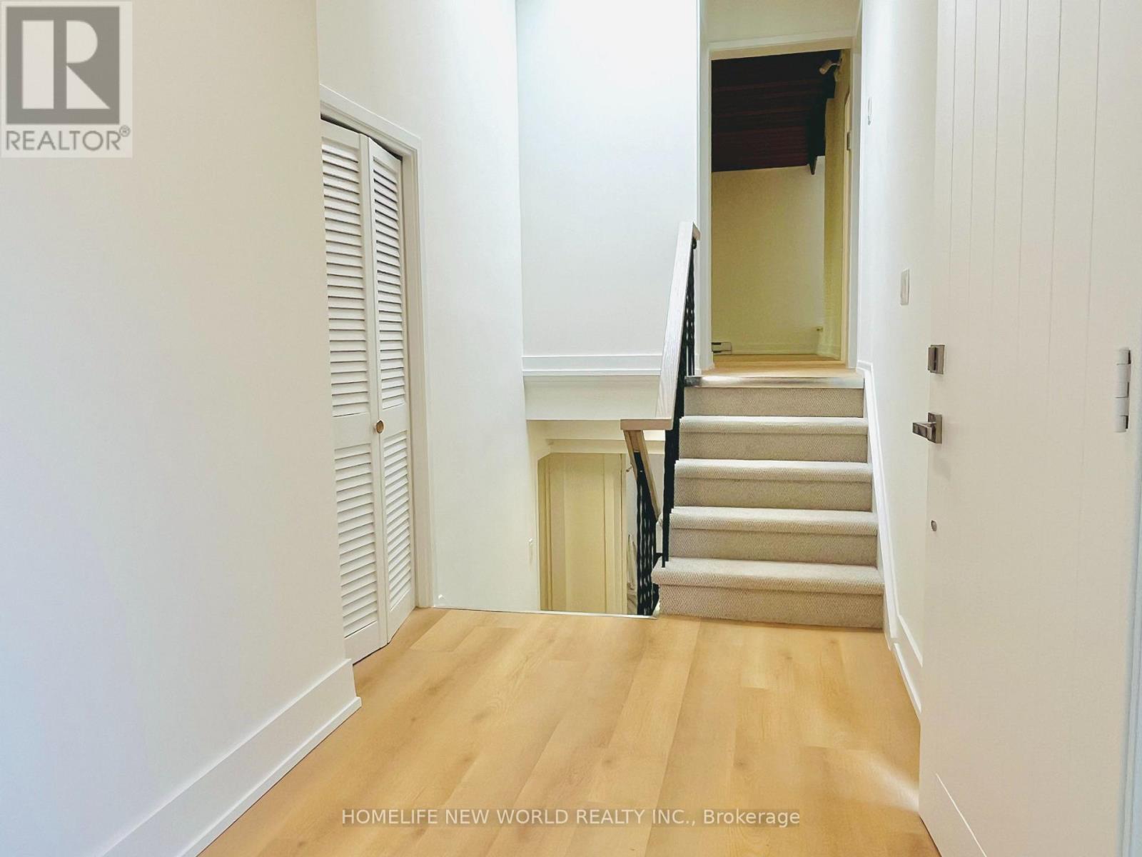 Front - 215 Dunview Avenue, Toronto, Ontario  M2N 4H9 - Photo 10 - C13072830