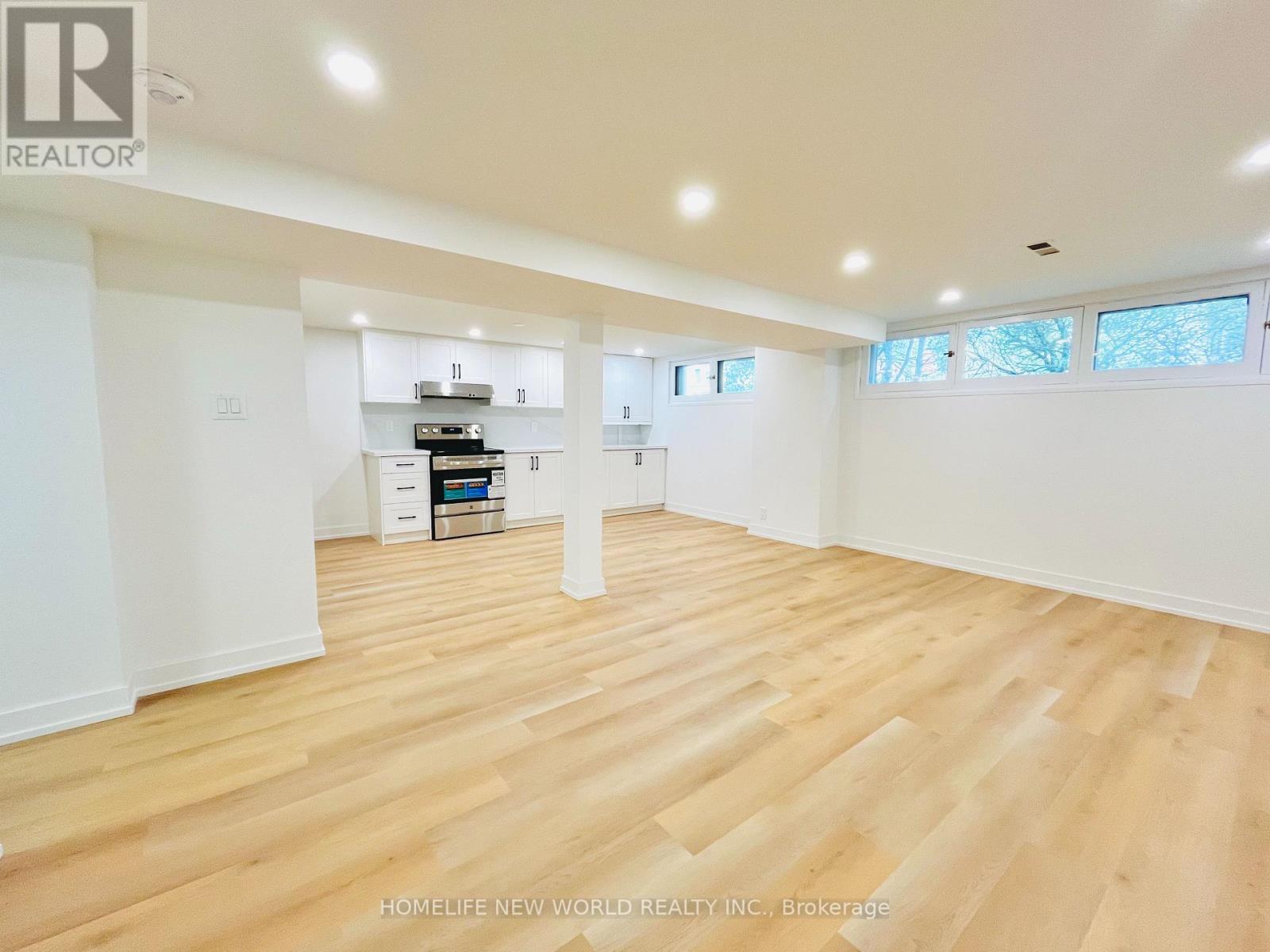 Front - 215 Dunview Avenue, Toronto, Ontario  M2N 4H9 - Photo 11 - C13072830