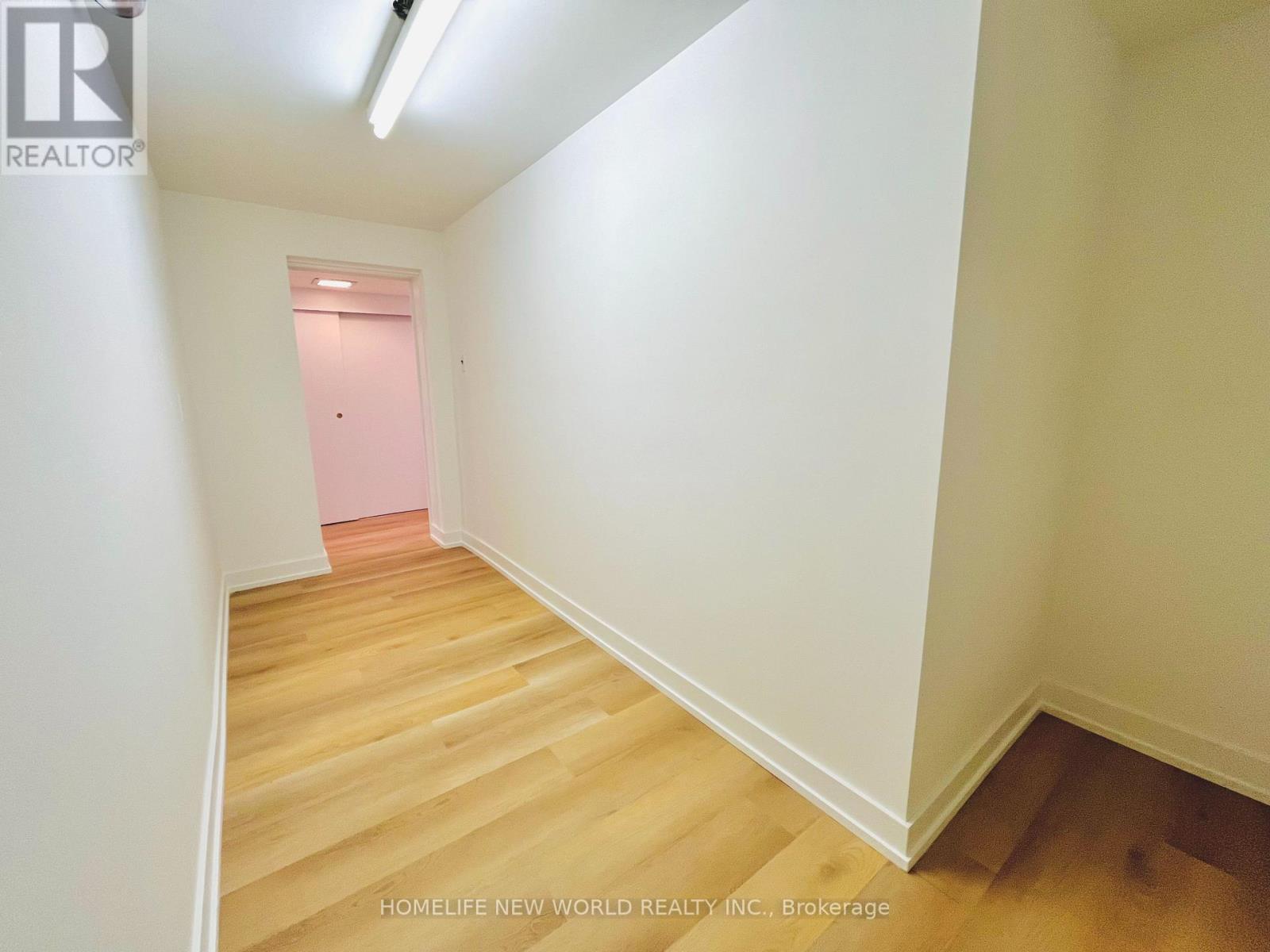 Front - 215 Dunview Avenue, Toronto, Ontario  M2N 4H9 - Photo 16 - C13072830