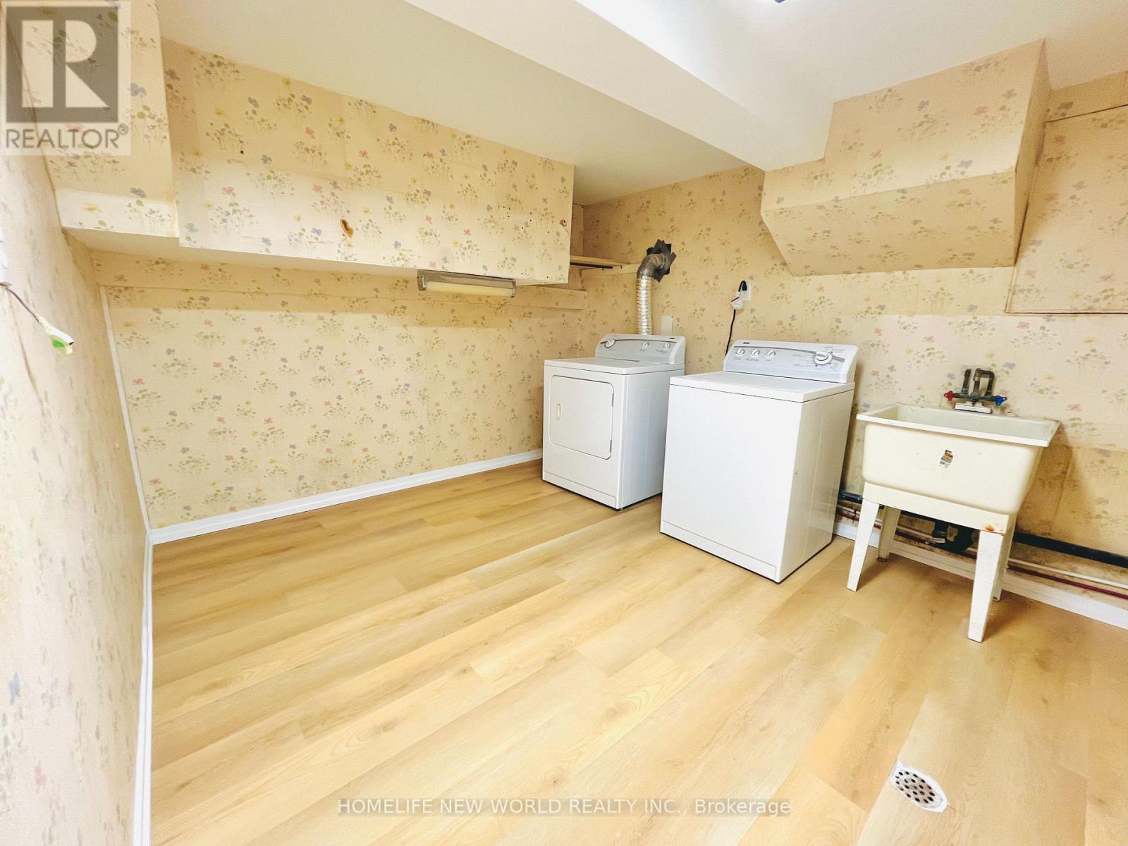 Front - 215 Dunview Avenue, Toronto, Ontario  M2N 4H9 - Photo 19 - C13072830