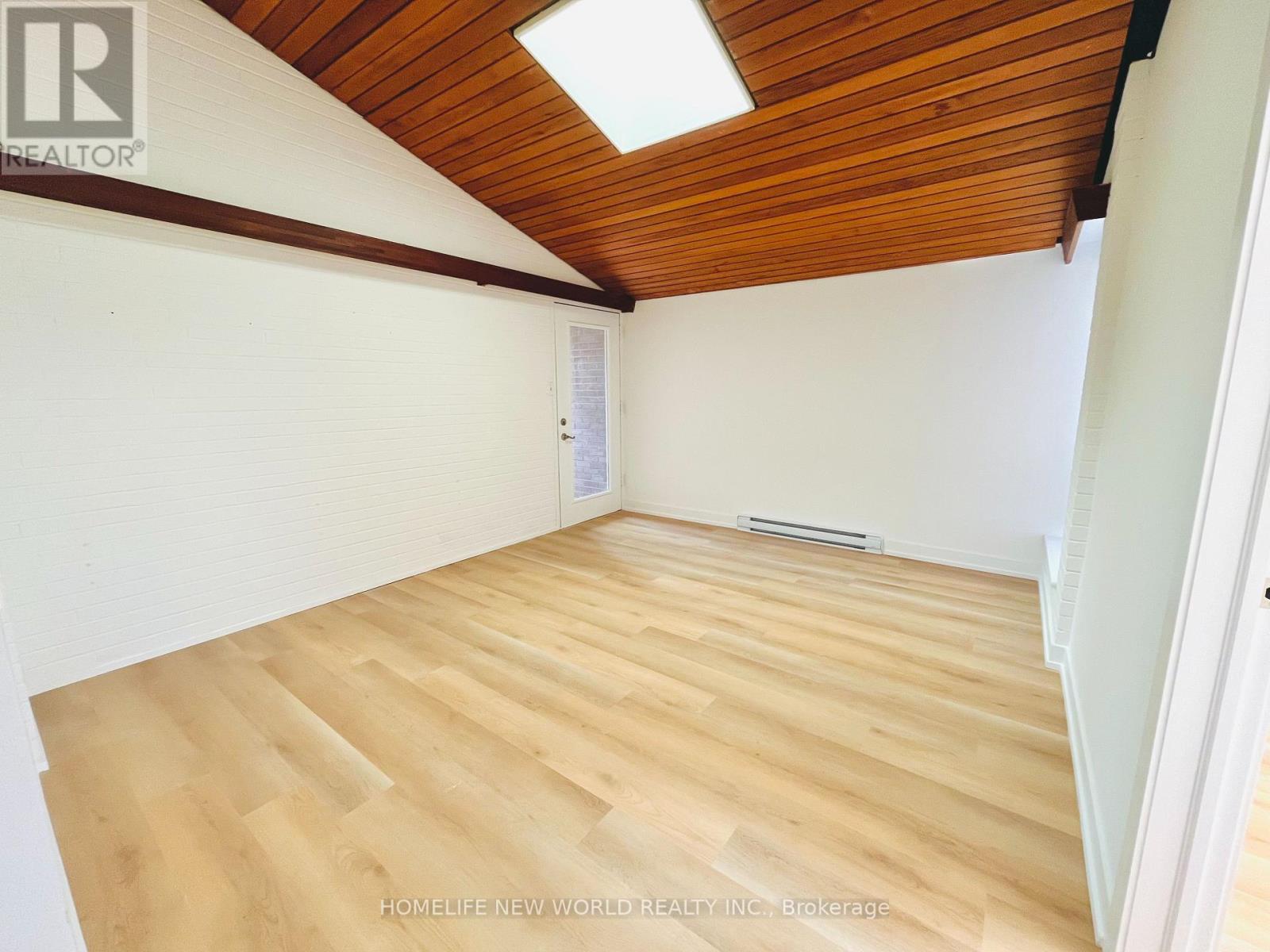 Front - 215 Dunview Avenue, Toronto, Ontario  M2N 4H9 - Photo 7 - C13072830