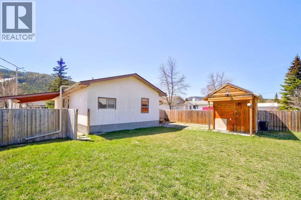 11741 21 Avenue, Blairmore, Alberta  T0K 0E0 - Photo 5 - A2305223