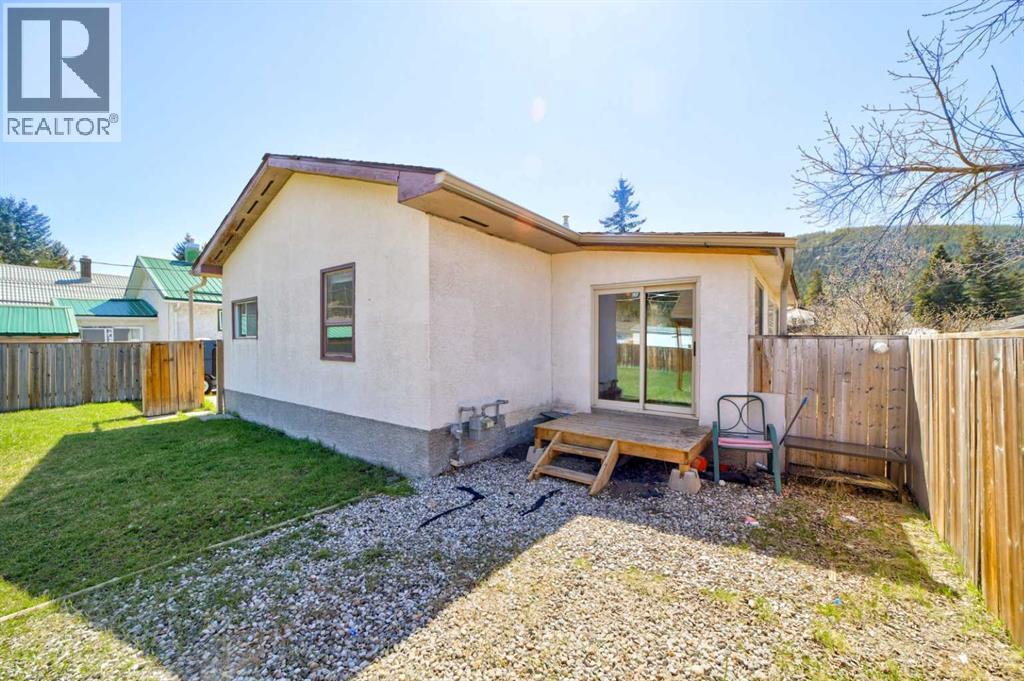 11741 21 Avenue, Blairmore, Alberta  T0K 0E0 - Photo 8 - A2305223